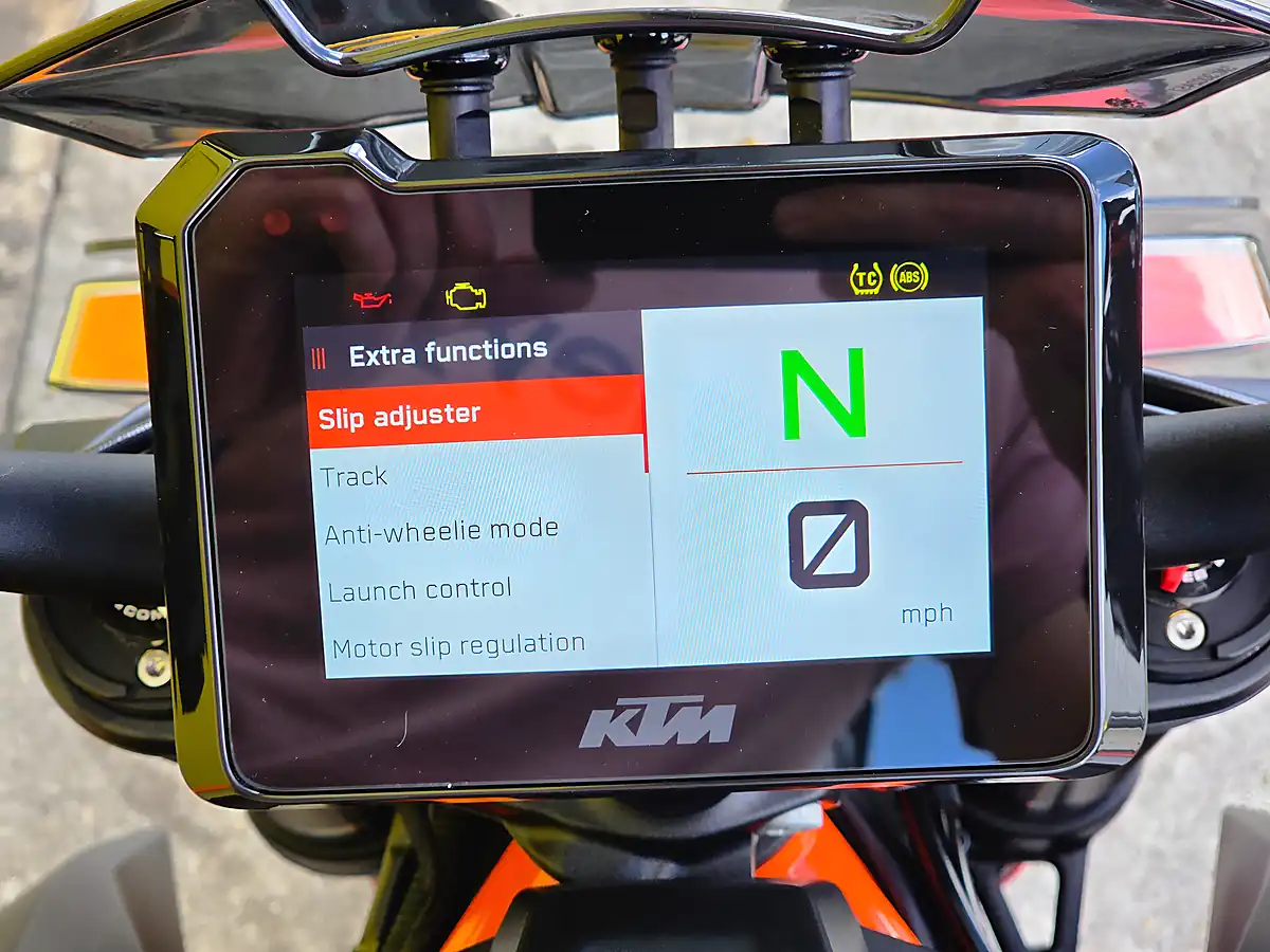 Used 2023 Ktm Duke Super Duke R Orange - Interior and Exterior details 12