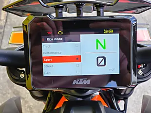 Used 2023 Ktm Duke Super Duke R Orange - Interior and Exterior details 13