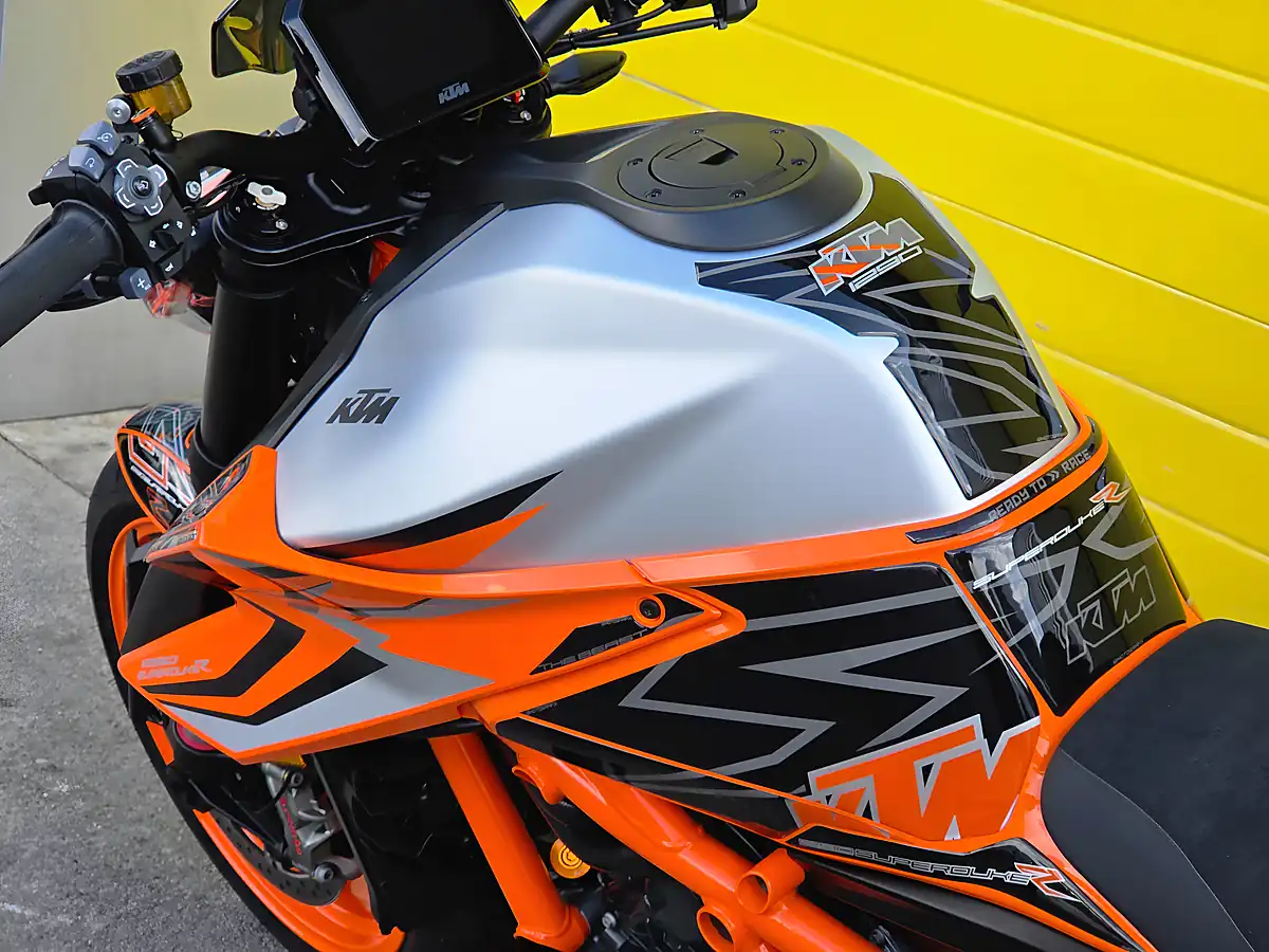 Used 2023 Ktm Duke Super Duke R Orange - Interior and Exterior details 18