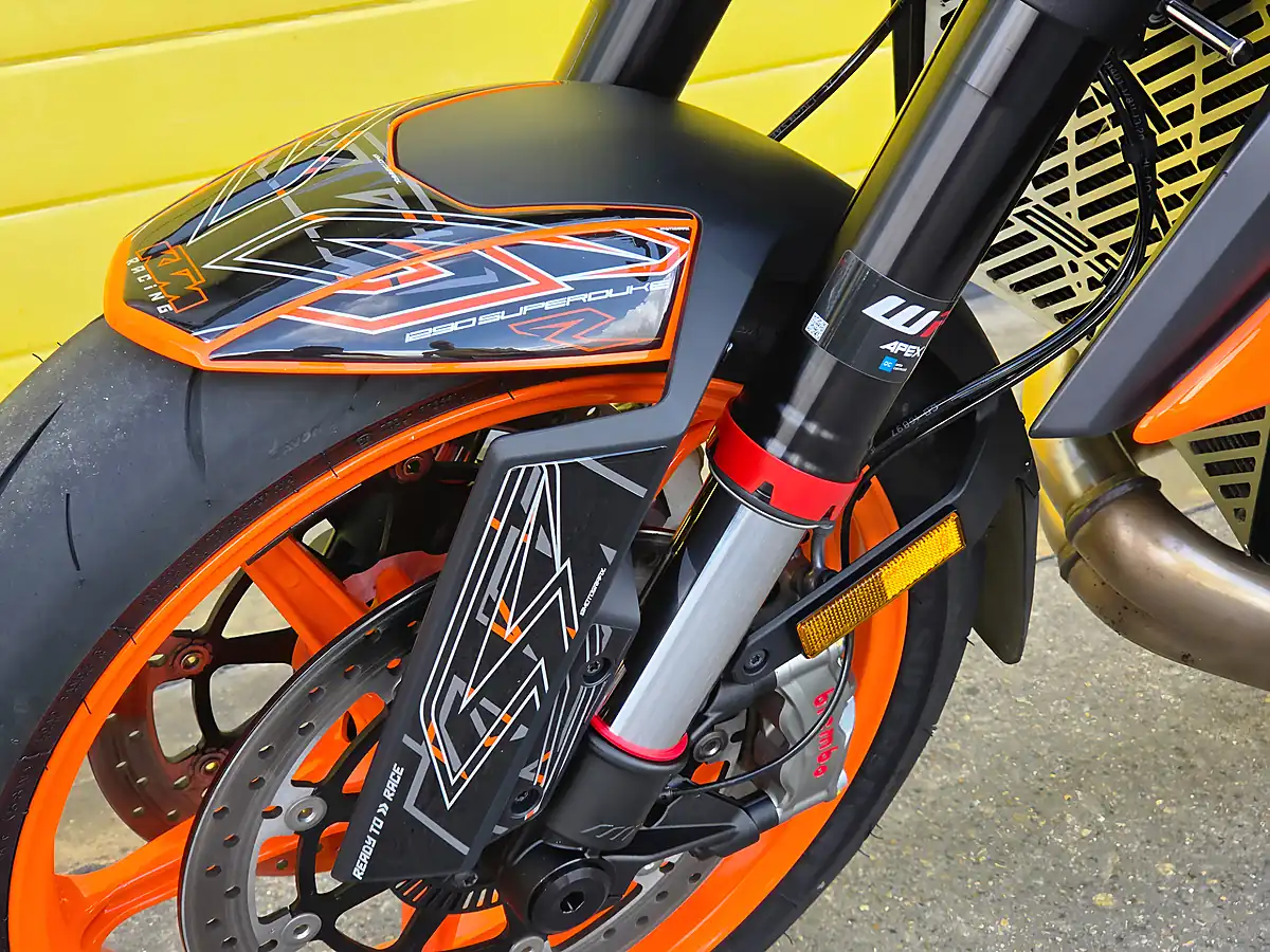 Used 2023 Ktm Duke Super Duke R Orange - Interior and Exterior details 20