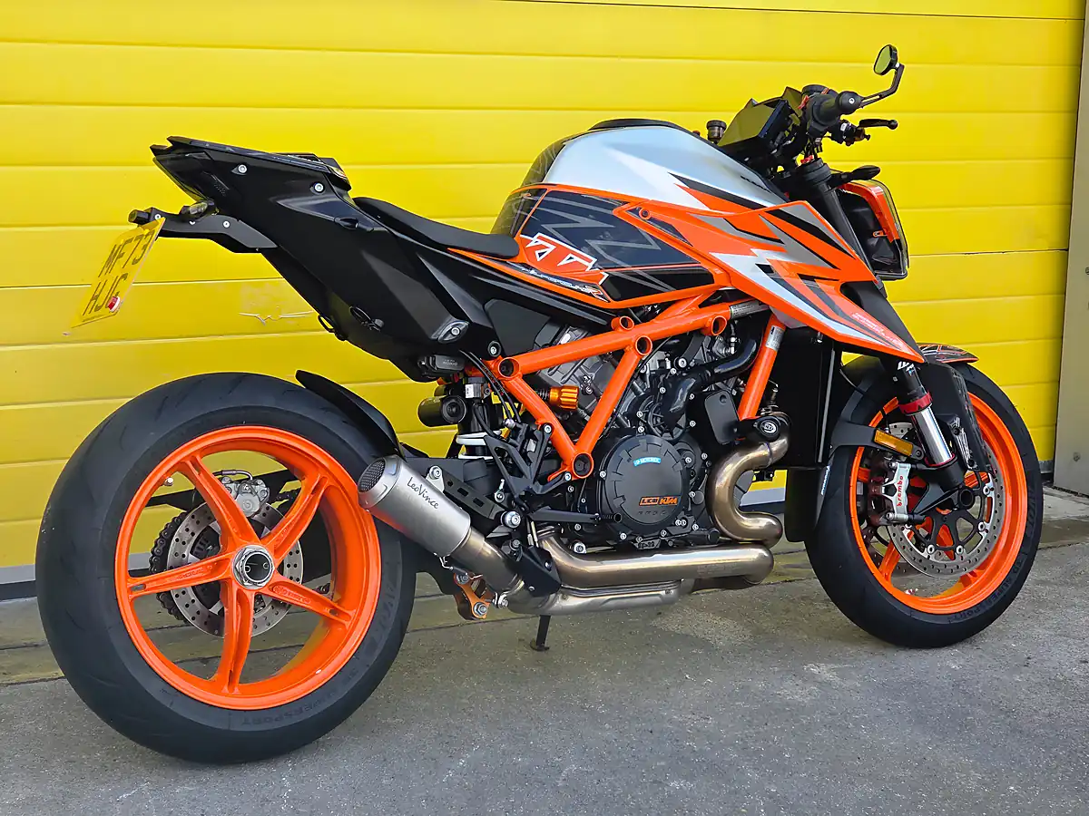 Used 2023 Ktm Duke Super Duke R Orange - Interior and Exterior details 4