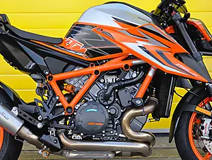 Used 2023 Ktm Duke Super Duke R Orange - Interior and Exterior details 5