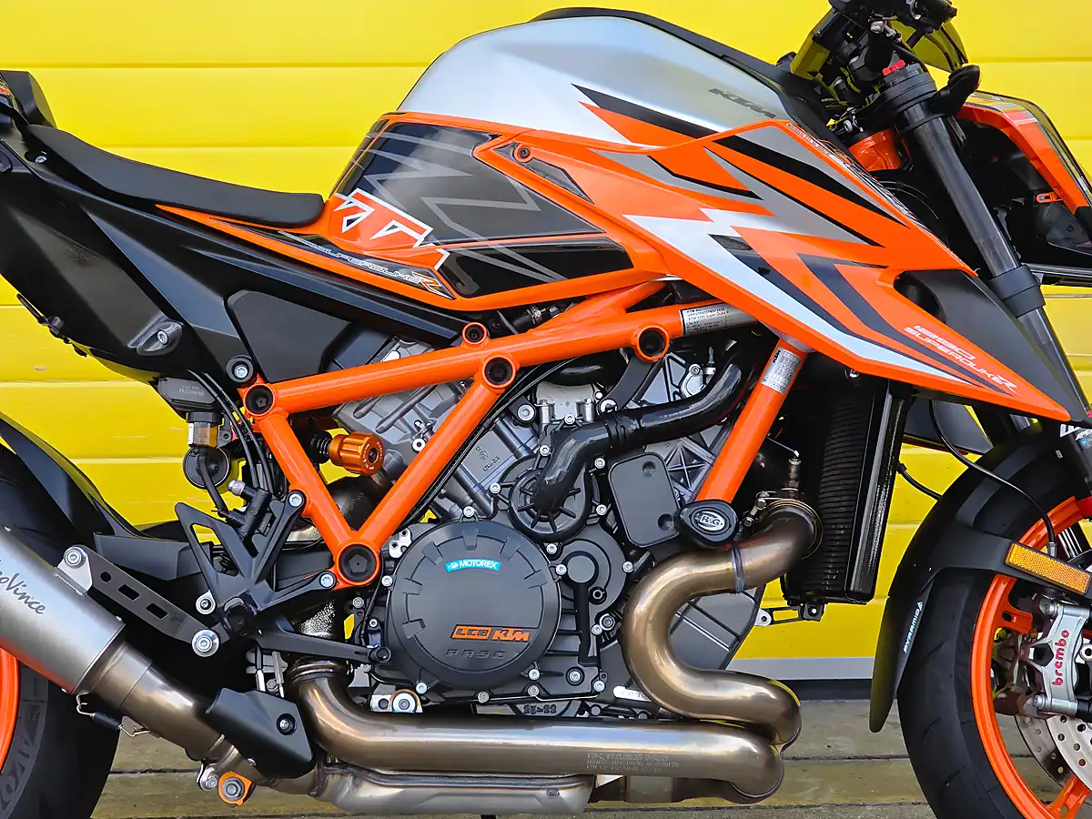 Used 2023 Ktm Duke Super Duke R Orange - Interior and Exterior details 5