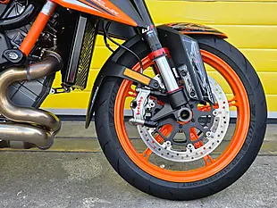 Used 2023 Ktm Duke Super Duke R Orange - Interior and Exterior details 6