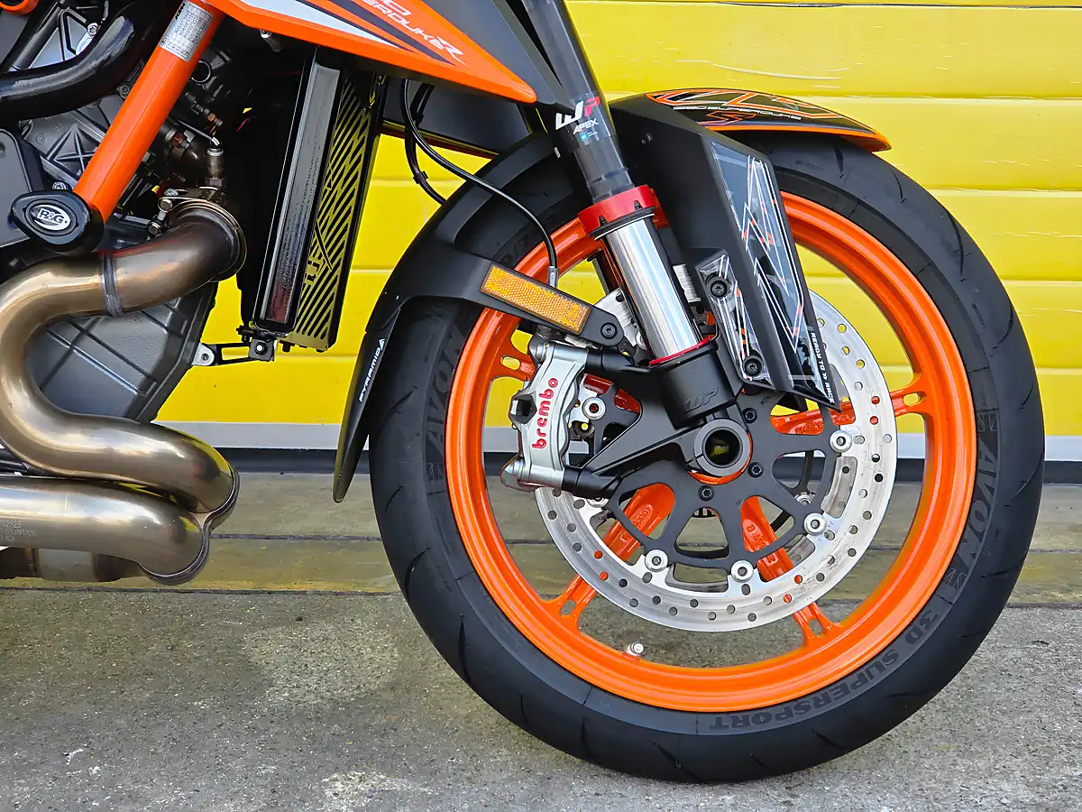 Used 2023 Ktm Duke Super Duke R Orange - Interior and Exterior details 6