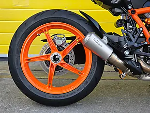 Used 2023 Ktm Duke Super Duke R Orange - Interior and Exterior details 7