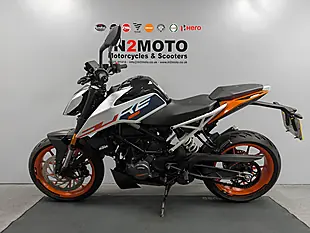 Used 2023 Ktm Duke White - Interior and Exterior details 11