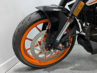 Used 2023 Ktm Duke White - Interior and Exterior details 12