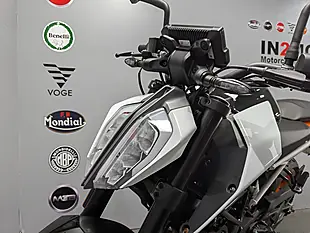 Used 2023 Ktm Duke White - Interior and Exterior details 14