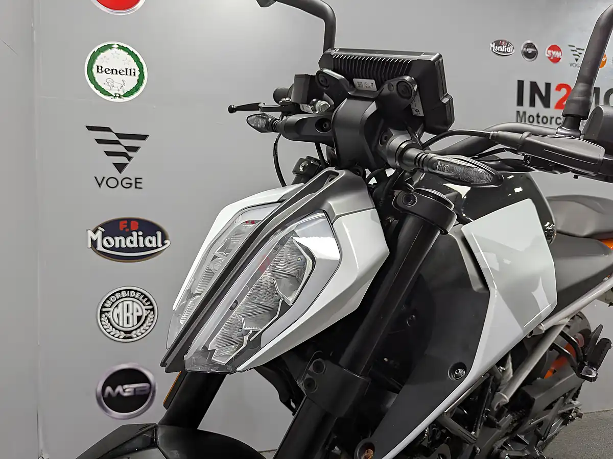 Used 2023 Ktm Duke White - Interior and Exterior details 14