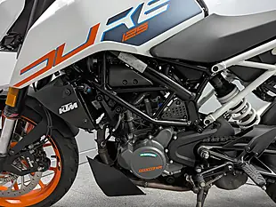 Used 2023 Ktm Duke White - Interior and Exterior details 16