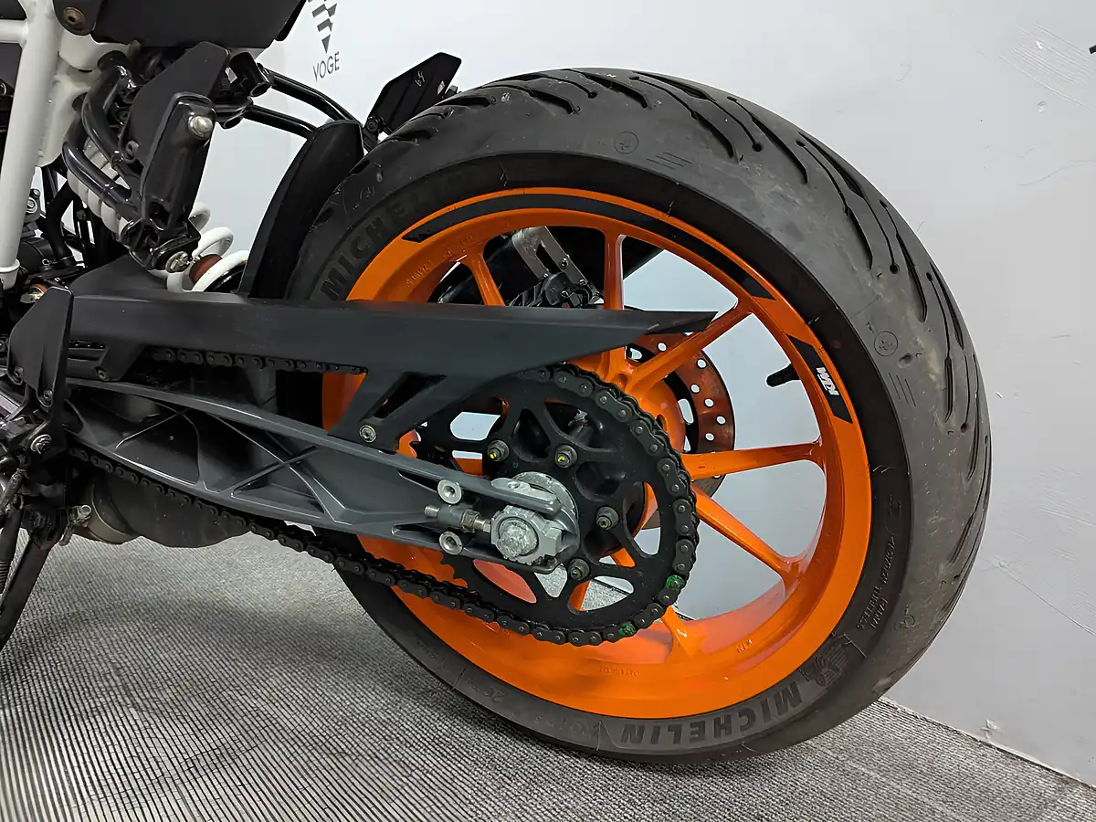 Used 2023 Ktm Duke White - Interior and Exterior details 17