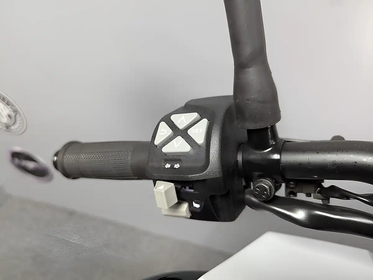 Used 2023 Ktm Duke White - Interior and Exterior details 18