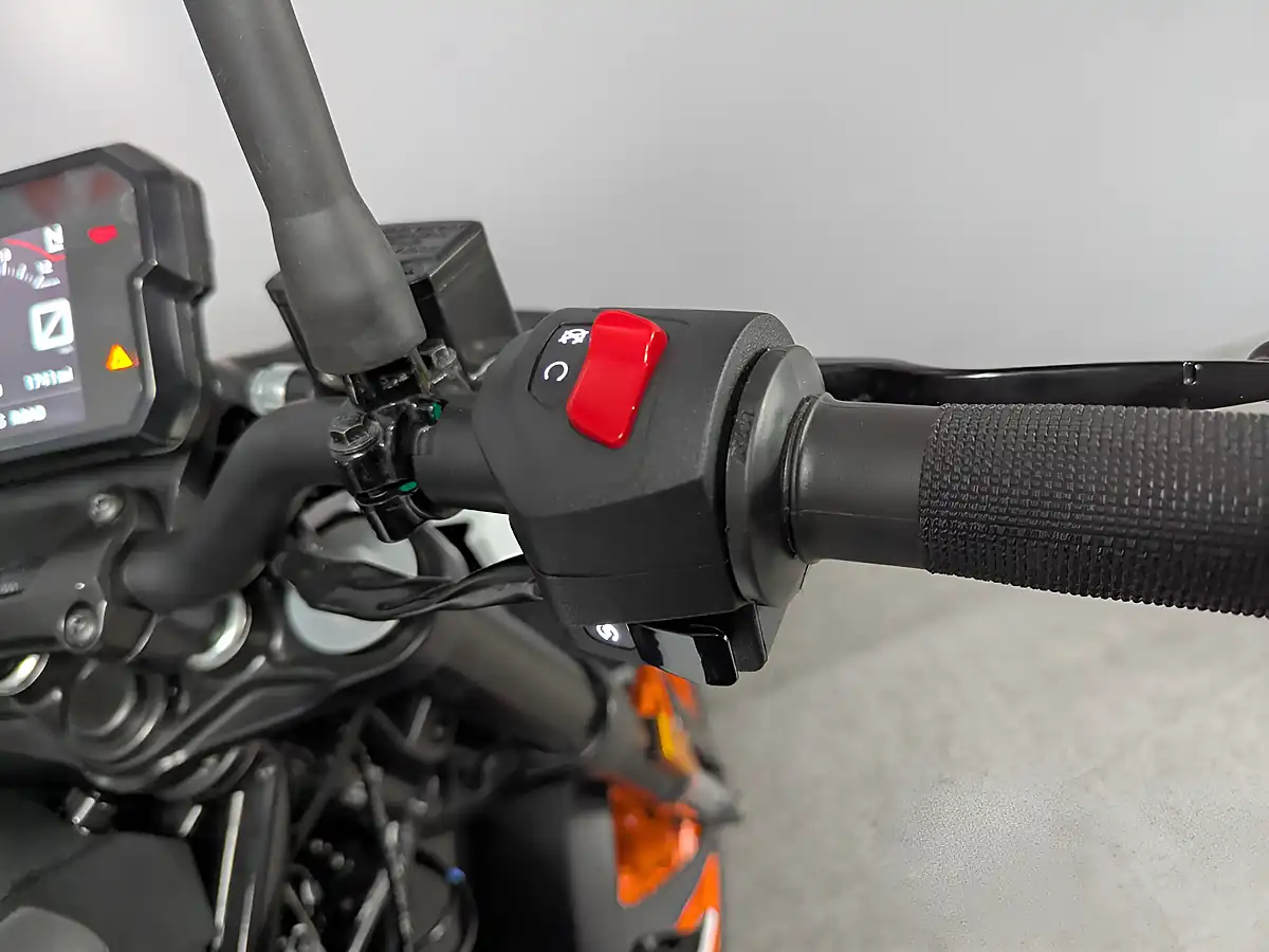 Used 2023 Ktm Duke White - Interior and Exterior details 19