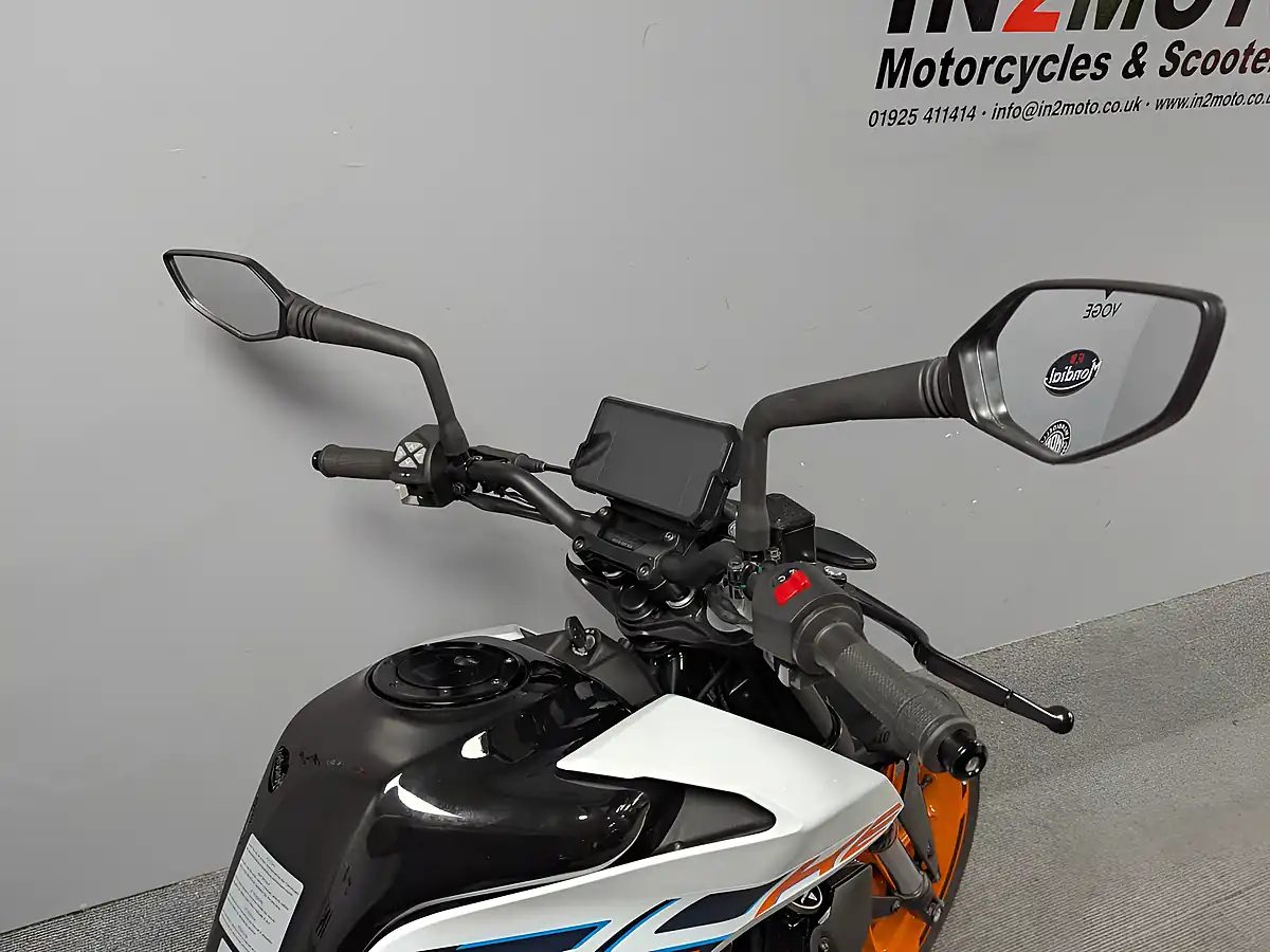 Used 2023 Ktm Duke White - Interior and Exterior details 20