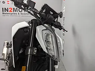 Used 2023 Ktm Duke White - Interior and Exterior details 5