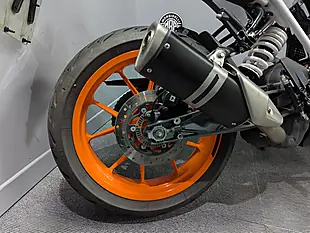 Used 2023 Ktm Duke White - Interior and Exterior details 8