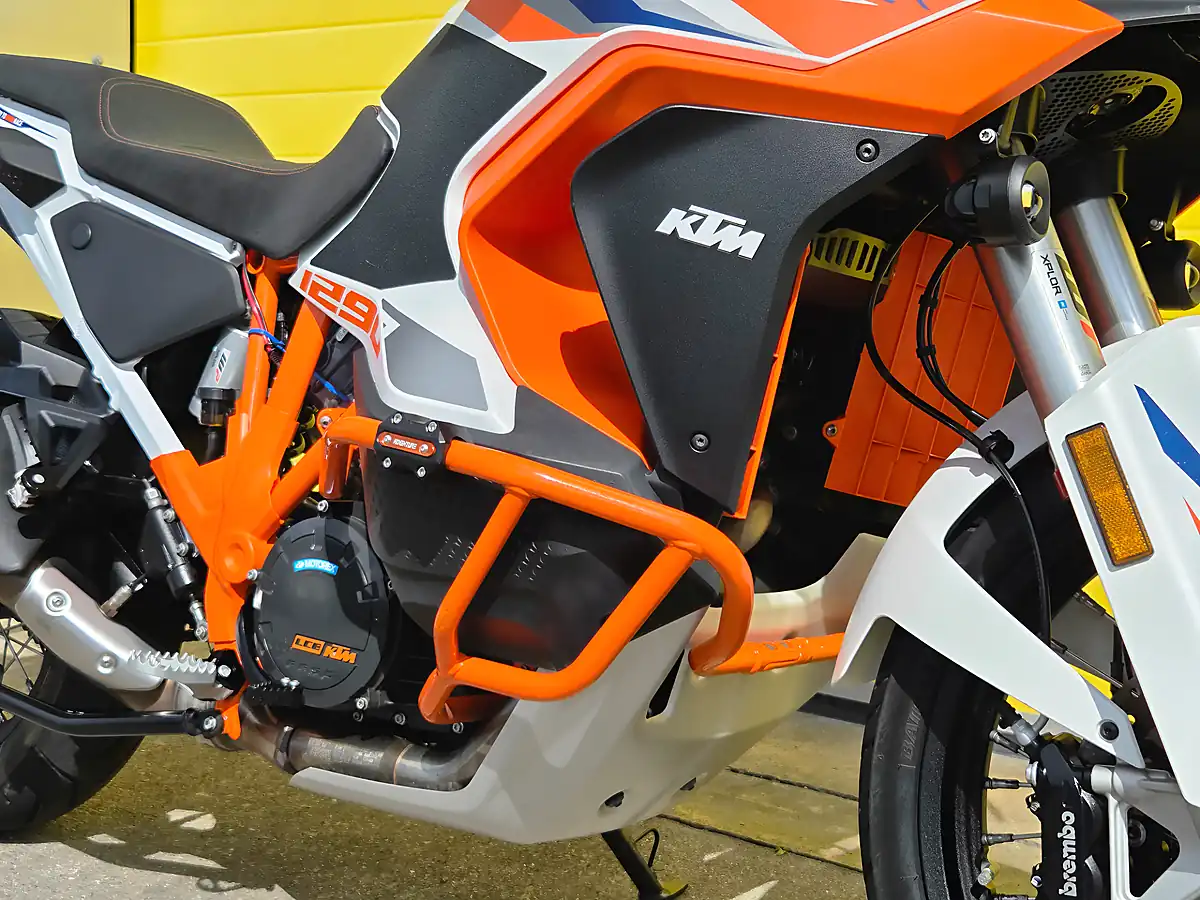Used 2023 Ktm Super Adventure R Orange - Interior and Exterior details 11