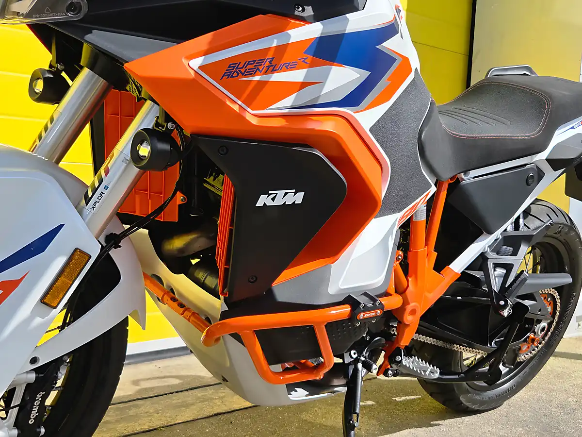 Used 2023 Ktm Super Adventure R Orange - Interior and Exterior details 14