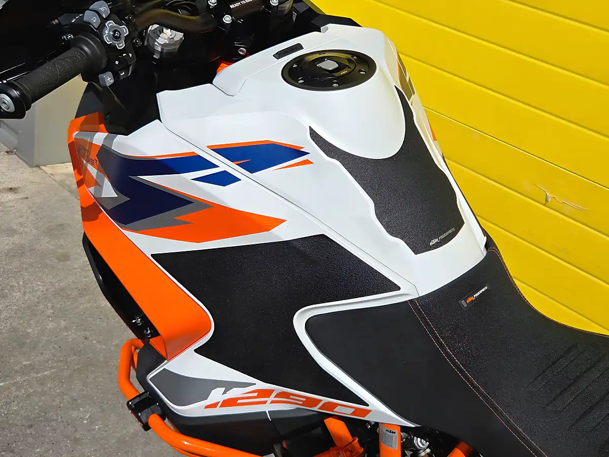 Used 2023 Ktm Super Adventure R Orange - Interior and Exterior details 15