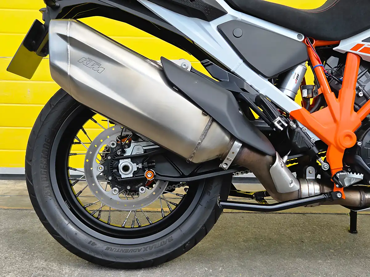 Used 2023 Ktm Super Adventure R Orange - Interior and Exterior details 8