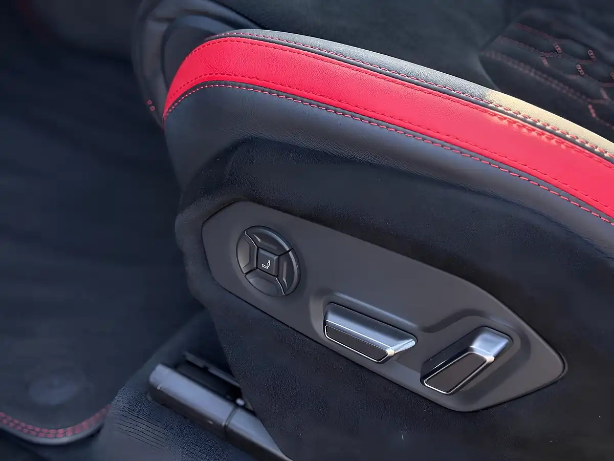 Used 2023 Lamborghini Urus Performante Black - Interior and Exterior details 16
