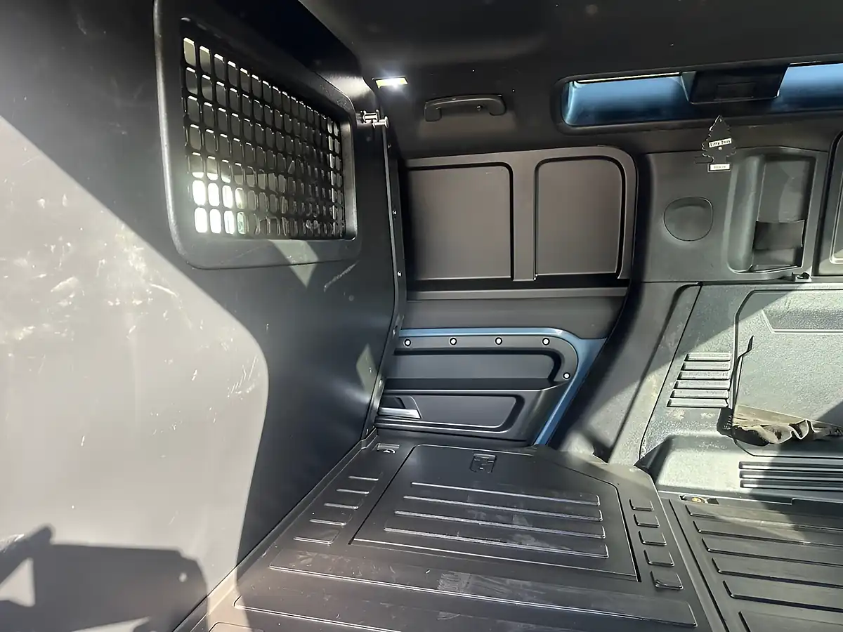 Used 2023 Land Rover Defender 110 Hard Top Tazmin Blue - Interior and Exterior details 5