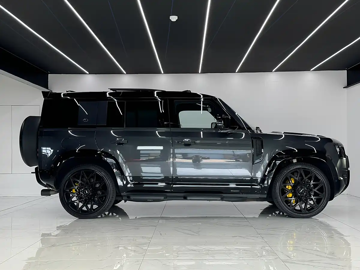 Used 2023 Land Rover Defender 110 Overfinch Grey - Interior and Exterior details 4