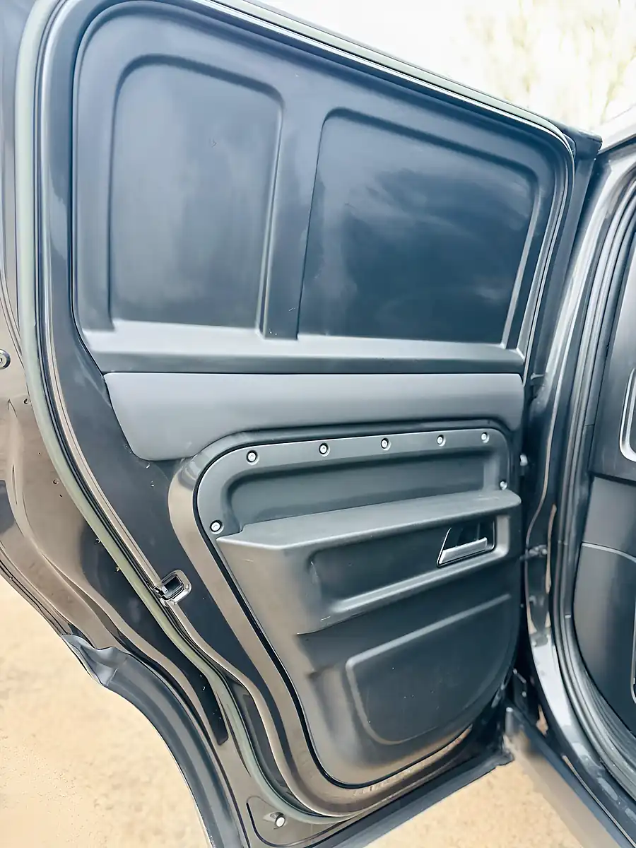 Used 2023 Land Rover Defender 110 Se Hard Top Grey - Interior and Exterior details 17