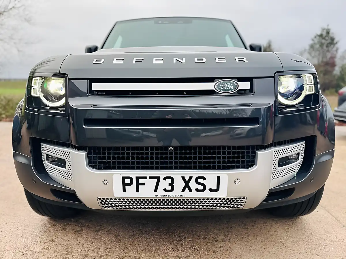 Used 2023 Land Rover Defender 110 Se Hard Top Grey - Interior and Exterior details 4