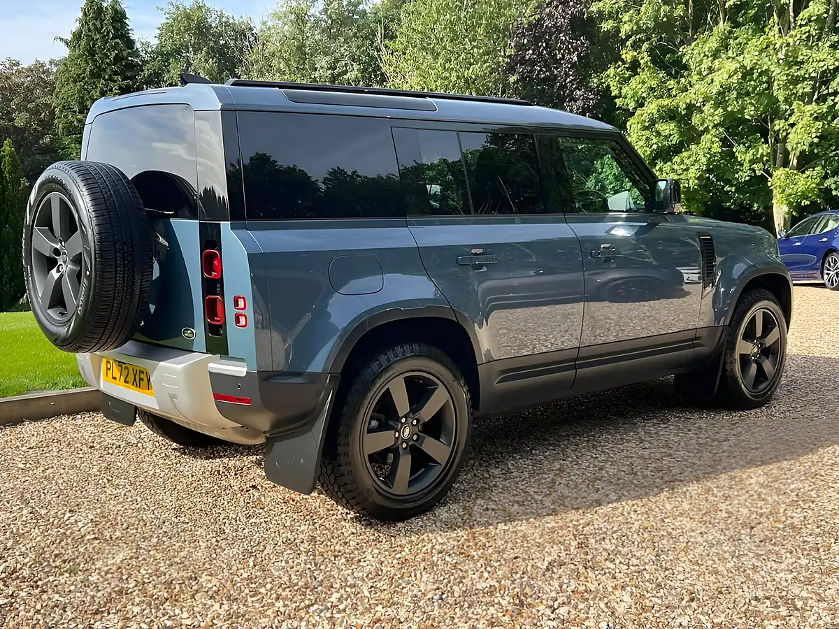 Used 2023 Land Rover Defender 110 Se Hard Top Tazmin Blue - Interior and Exterior details 13