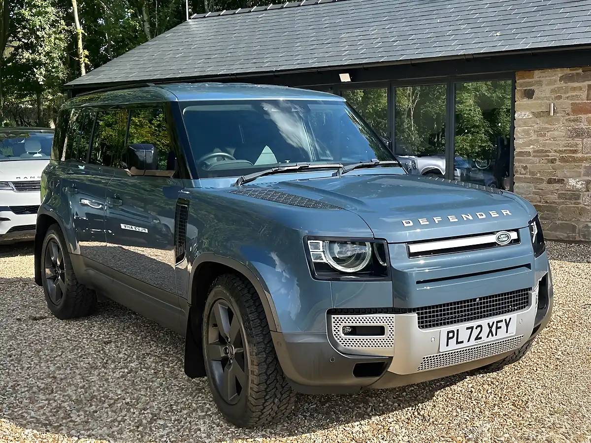 Used 2023 Land Rover Defender 110 Se Hard Top Tazmin Blue - Interior and Exterior details 15