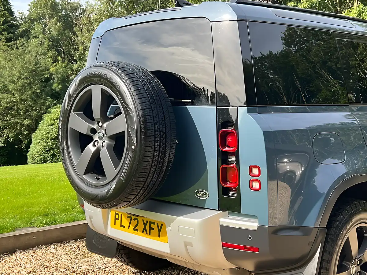 Used 2023 Land Rover Defender 110 Se Hard Top Tazmin Blue - Interior and Exterior details 16