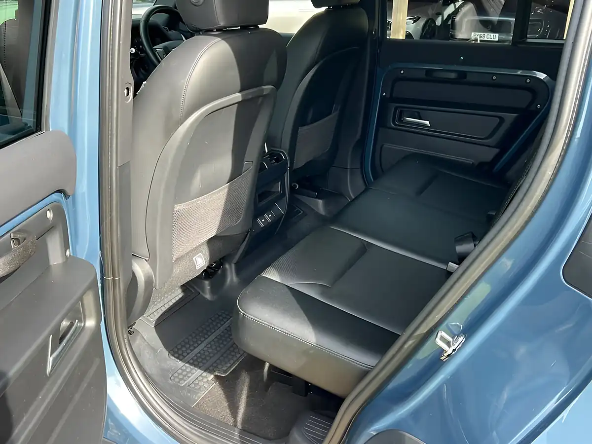 Used 2023 Land Rover Defender 110 Se Hard Top Tazmin Blue - Interior and Exterior details 7