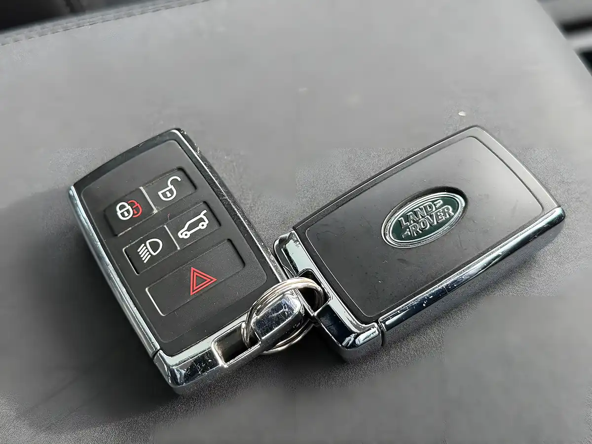 Used 2023 Land Rover Defender 110 Se Lantau Bronze - Interior and Exterior details 20