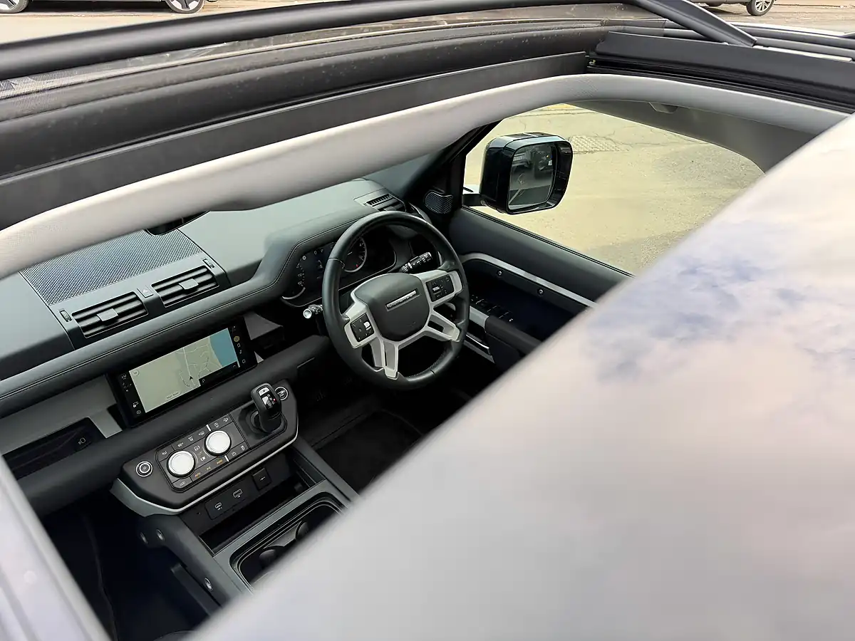Used 2023 Land Rover Defender 110 Se Lantau Bronze - Interior and Exterior details 9