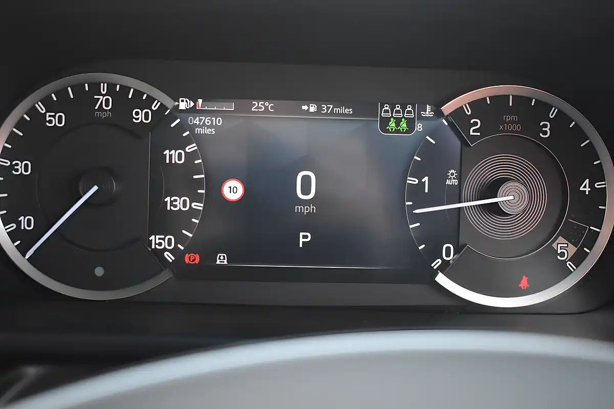 Used 2023 Land Rover Defender 110 Se Santorini Black - Interior and Exterior details 15