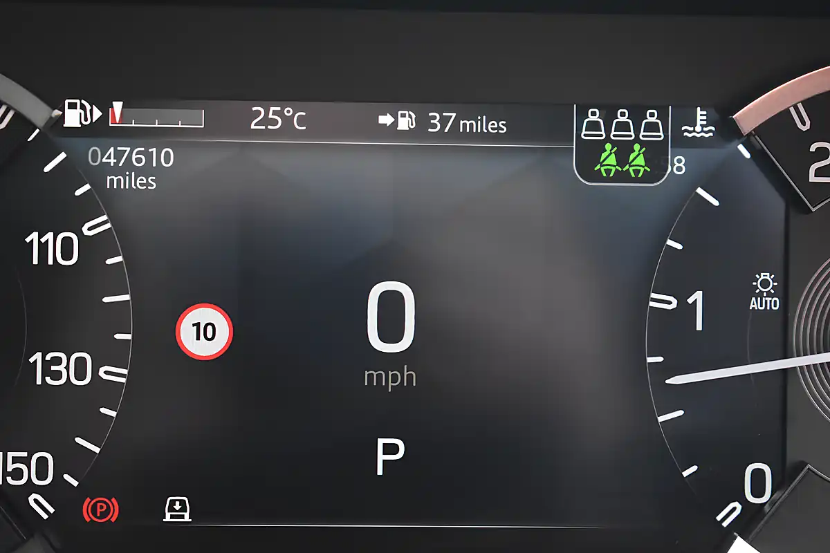 Used 2023 Land Rover Defender 110 Se Santorini Black - Interior and Exterior details 9