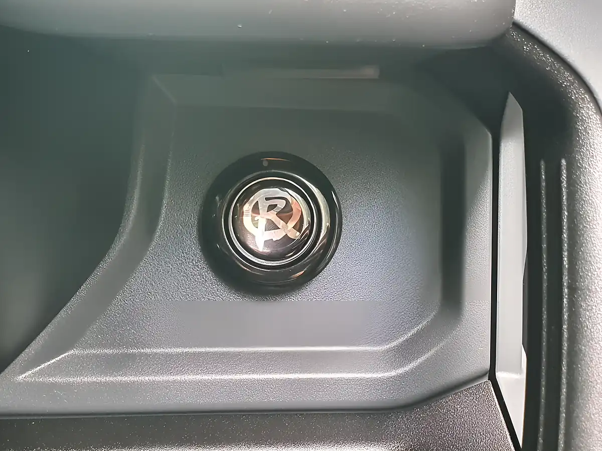 Used 2023 Land Rover Defender 110 X-Dynamic Hse Black - Interior and Exterior details 17