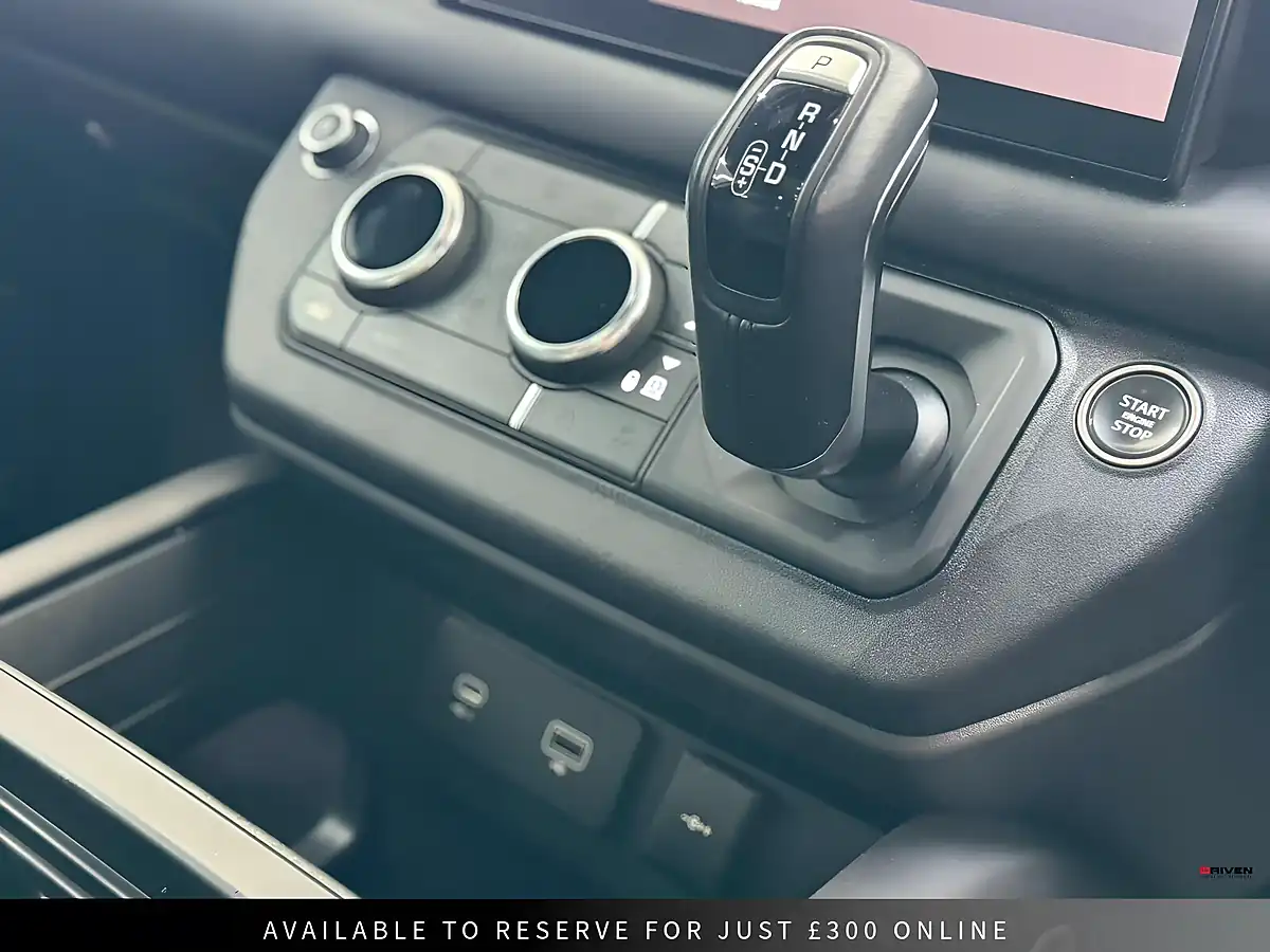 Used 2023 Land Rover Defender 110 X-Dynamic Hse Grey - Interior and Exterior details 13