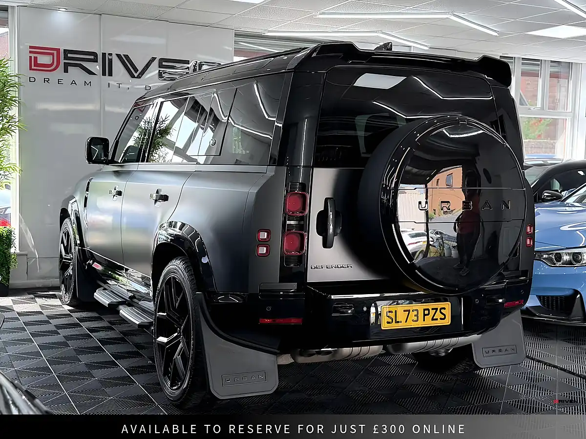 Used 2023 Land Rover Defender 110 X-Dynamic Hse Grey - Interior and Exterior details 3