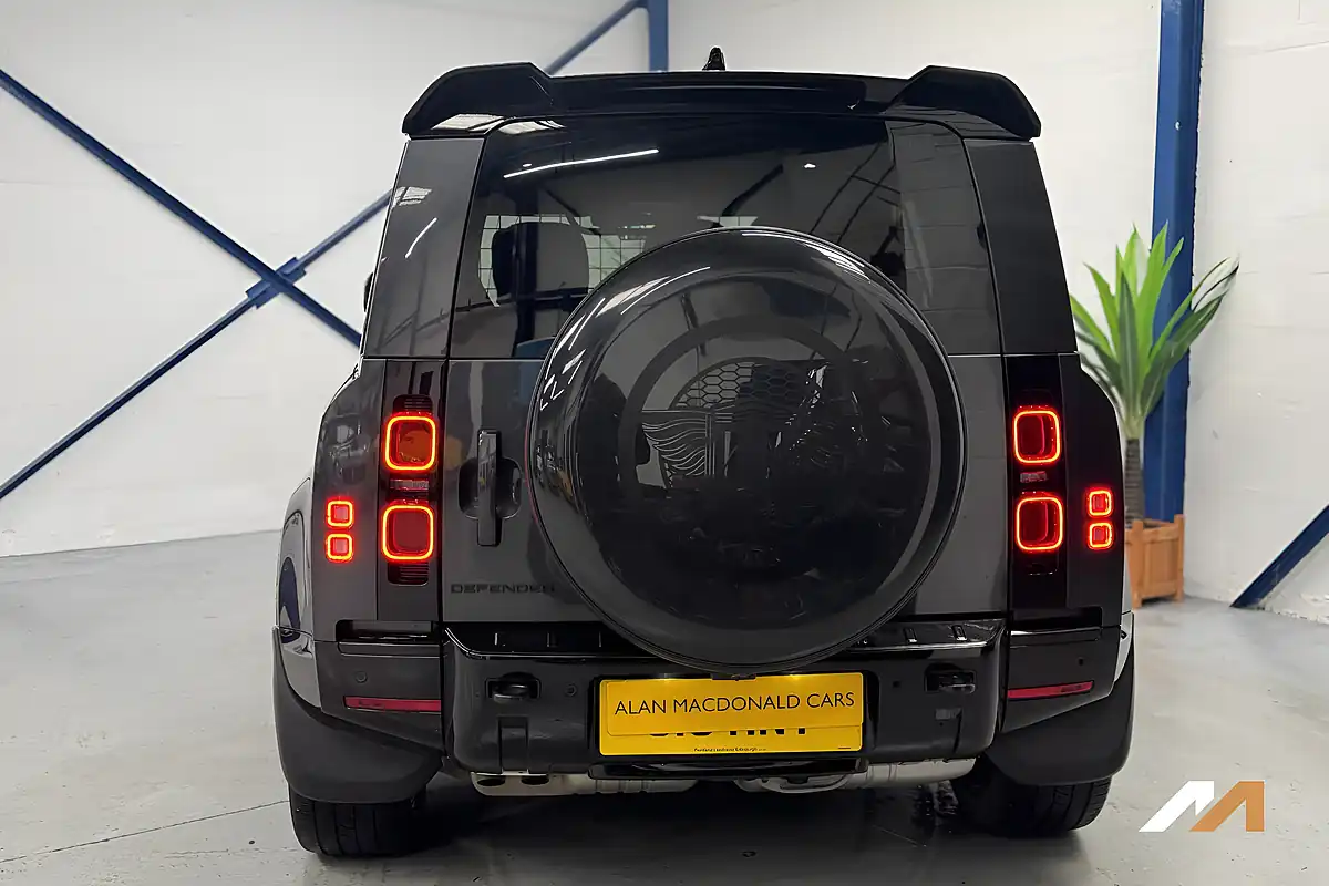 Used 2023 Land Rover Defender 110 X-Dynamic Hse Grey - Interior and Exterior details 19