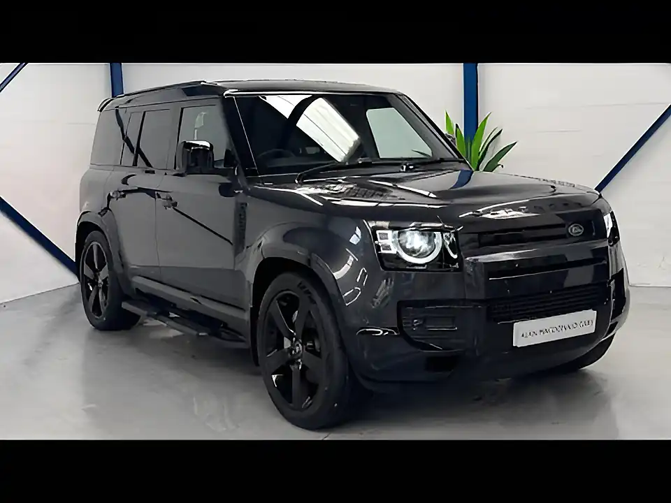 Used 2023 Land Rover Defender 110 X-Dynamic Hse Grey - Interior and Exterior details 20