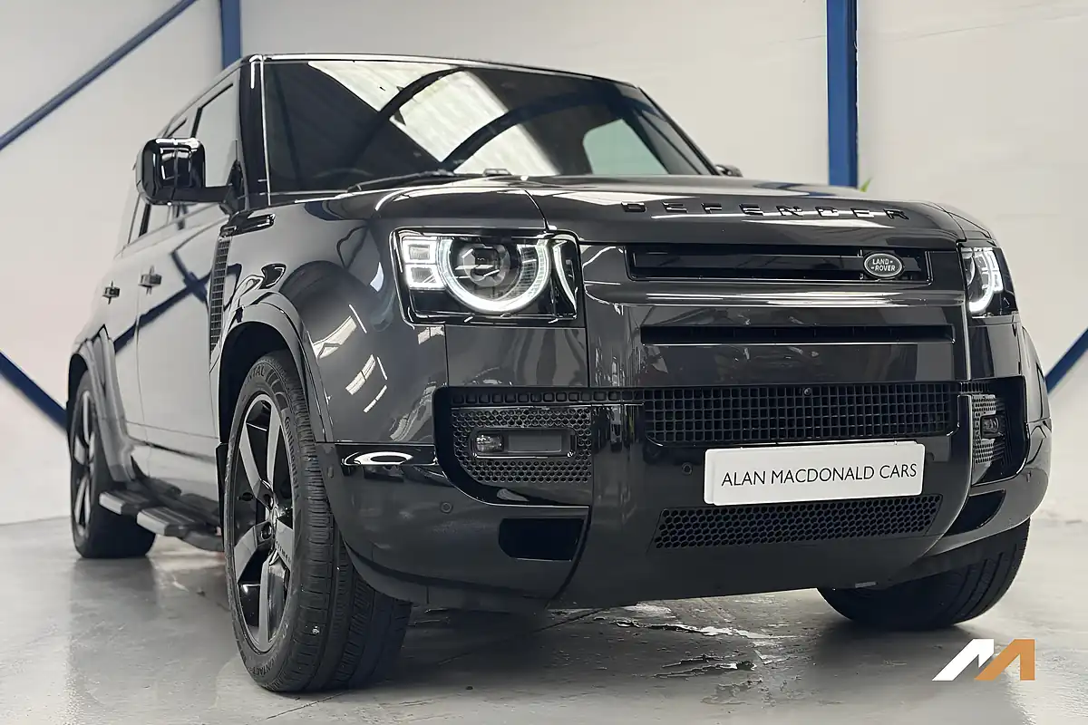 Used 2023 Land Rover Defender 110 X-Dynamic Hse Grey - Interior and Exterior details 6