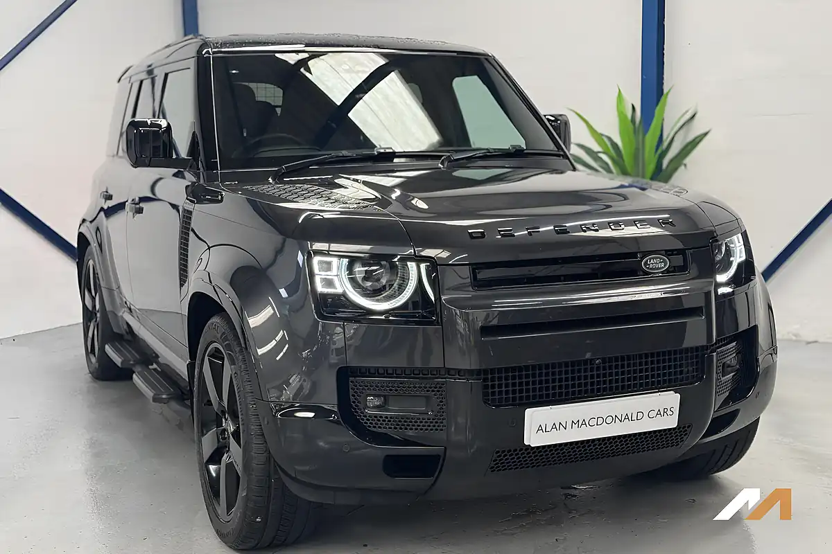 Used 2023 Land Rover Defender 110 X-Dynamic Hse Grey - Interior and Exterior details 7