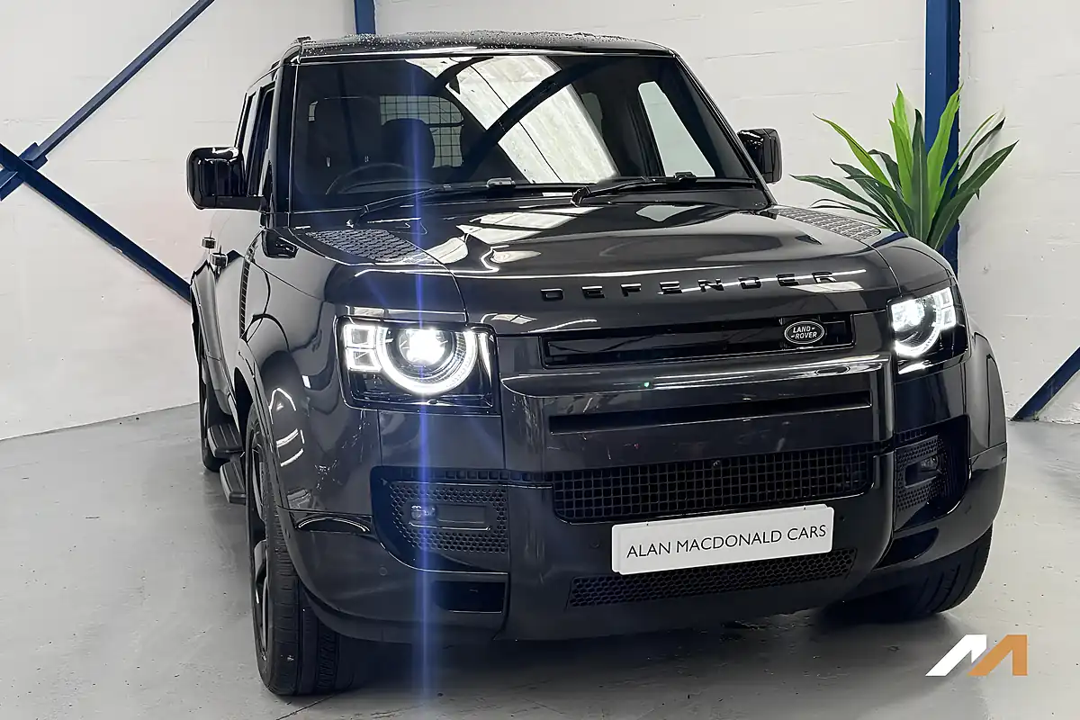 Used 2023 Land Rover Defender 110 X-Dynamic Hse Grey - Interior and Exterior details 9
