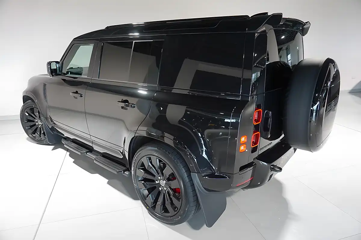 Used 2023 Land Rover Defender 110 X-Dynamic Hse Hard Top Santorini Black - Interior and Exterior details 13