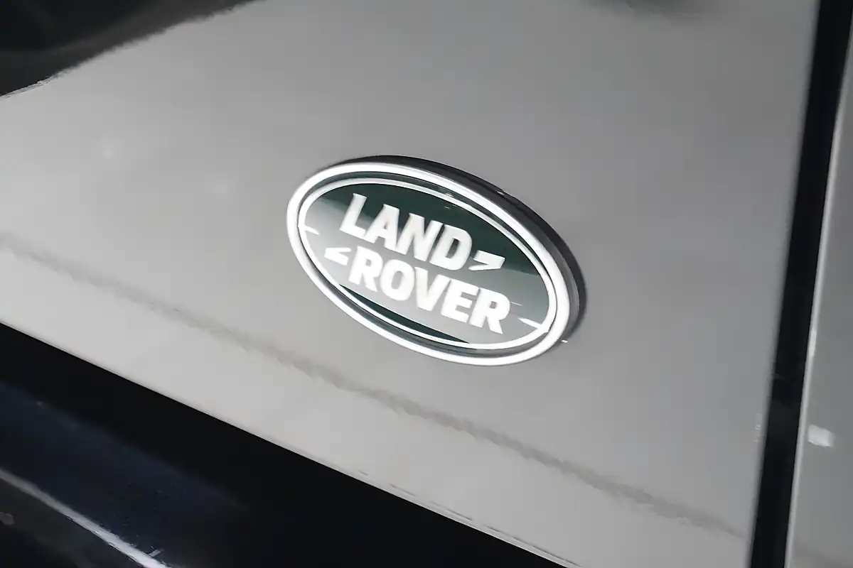 Used 2023 Land Rover Defender 110 X-Dynamic Hse Hard Top Santorini Black - Interior and Exterior details 20