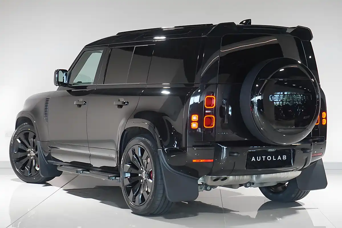 Used 2023 Land Rover Defender 110 X-Dynamic Hse Hard Top Santorini Black - Interior and Exterior details 4