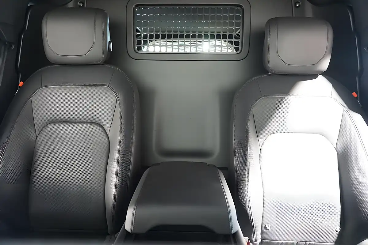 Used 2023 Land Rover Defender 110 X-Dynamic Hse Hard Top Santorini Black - Interior and Exterior details 7